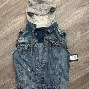 Art Class Boys NWT denim vest size Medium 8/10